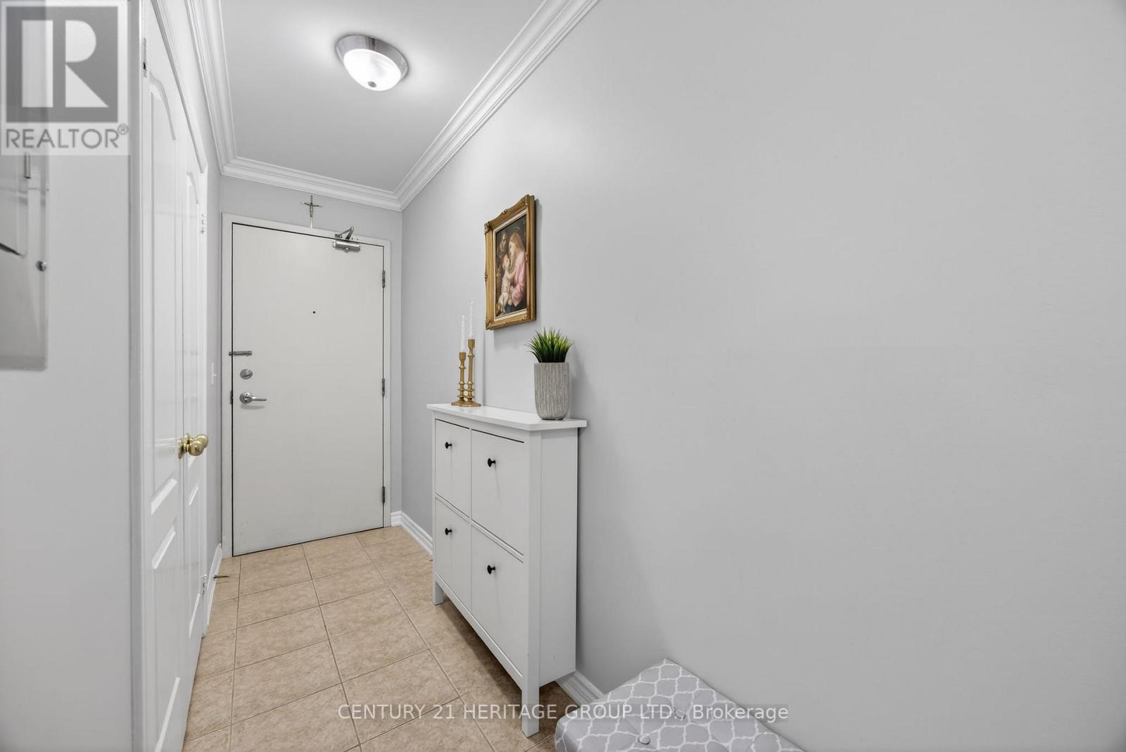 214 - 112 Simcoe Road, Bradford West Gwillimbury, Ontario  L3Z 1Y2 - Photo 3 - N12801260