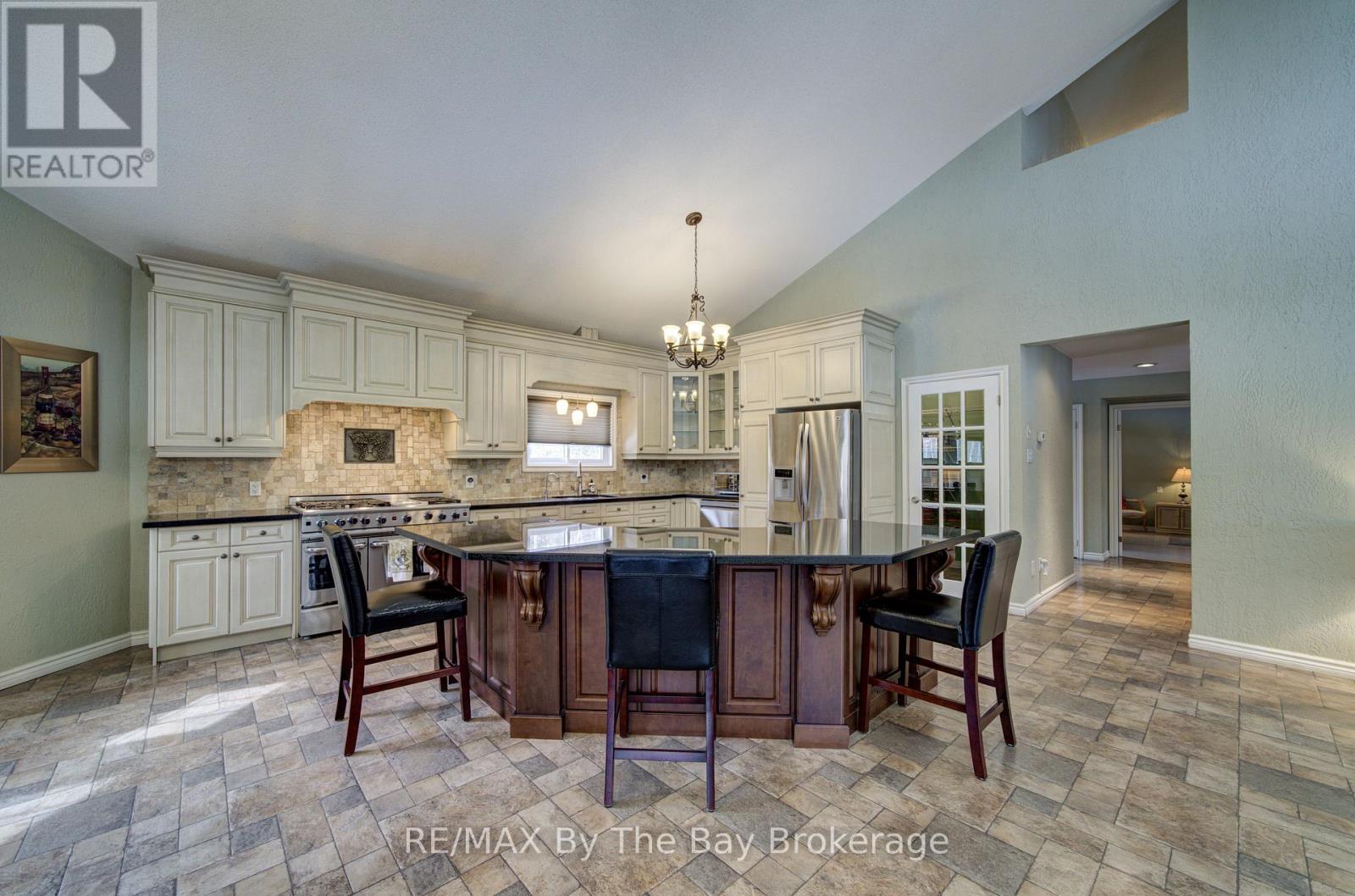 32 Bridlewood Crescent, Wasaga Beach, Ontario  L9Z 1B4 - Photo 12 - S12949526