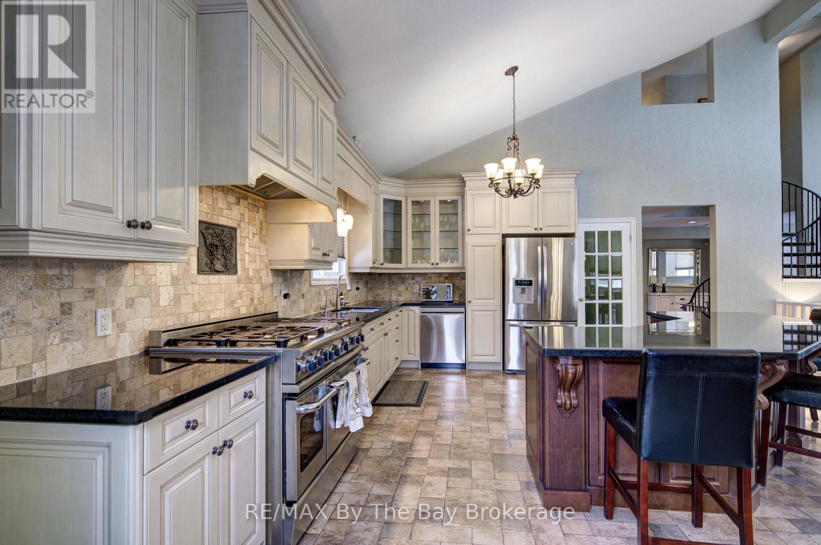 32 Bridlewood Crescent, Wasaga Beach, Ontario  L9Z 1B4 - Photo 15 - S12949526