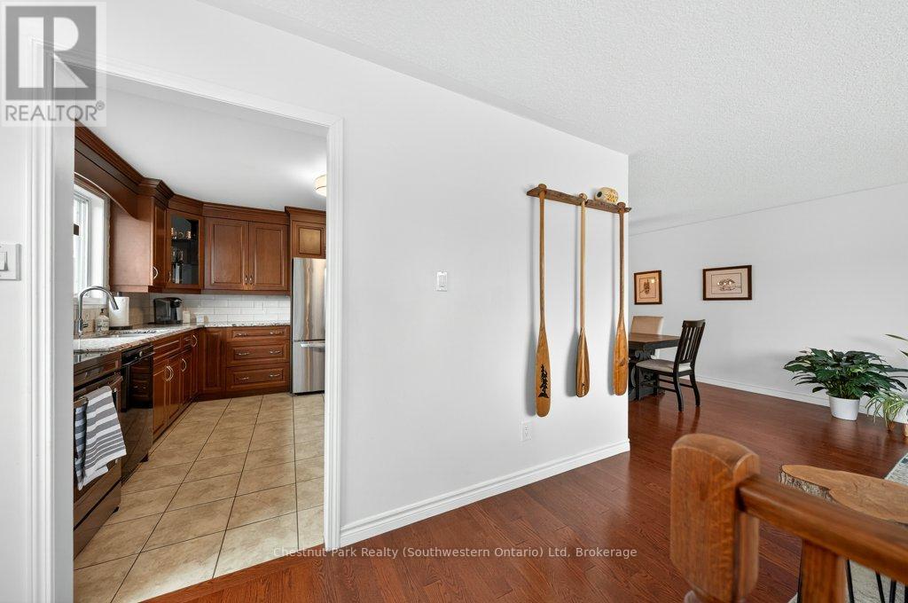 113 Sanderson Drive, Guelph, Ontario  N1H 7K1 - Photo 17 - X12949386