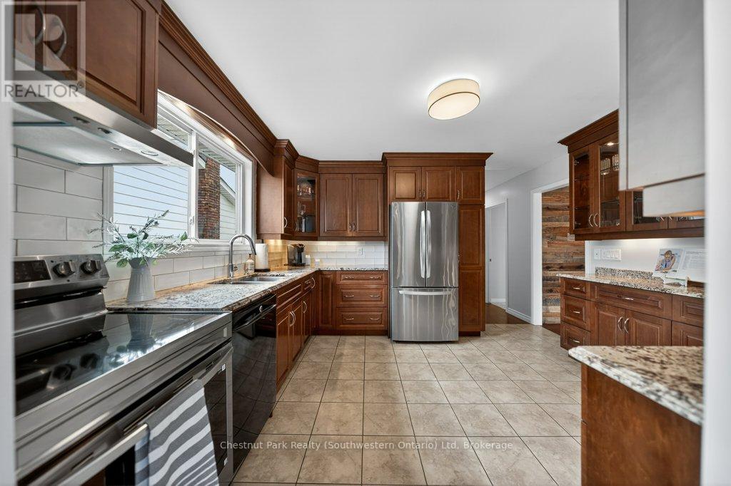 113 Sanderson Drive, Guelph, Ontario  N1H 7K1 - Photo 2 - X12949386