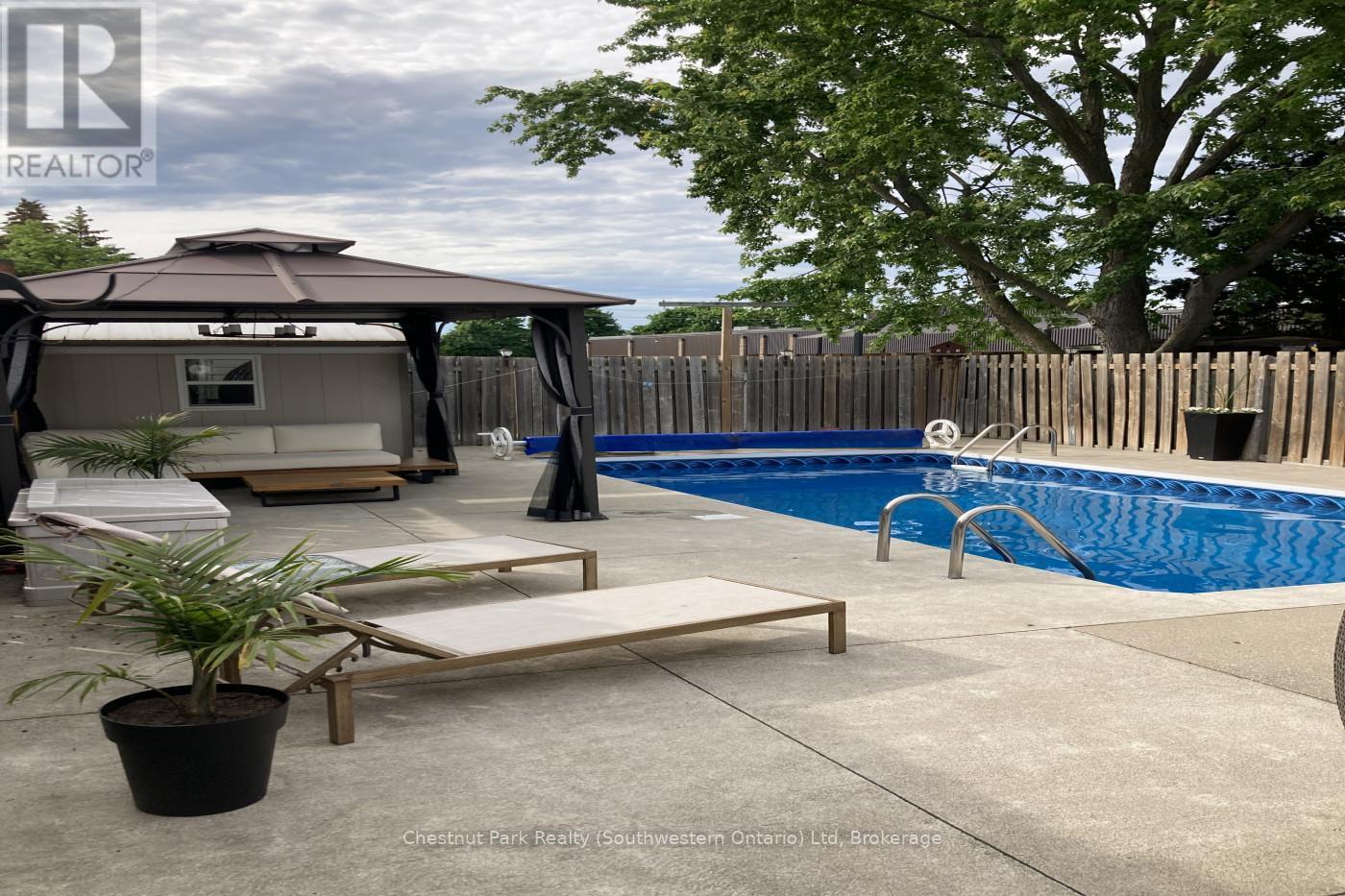 113 Sanderson Drive, Guelph, Ontario  N1H 7K1 - Photo 3 - X12949386