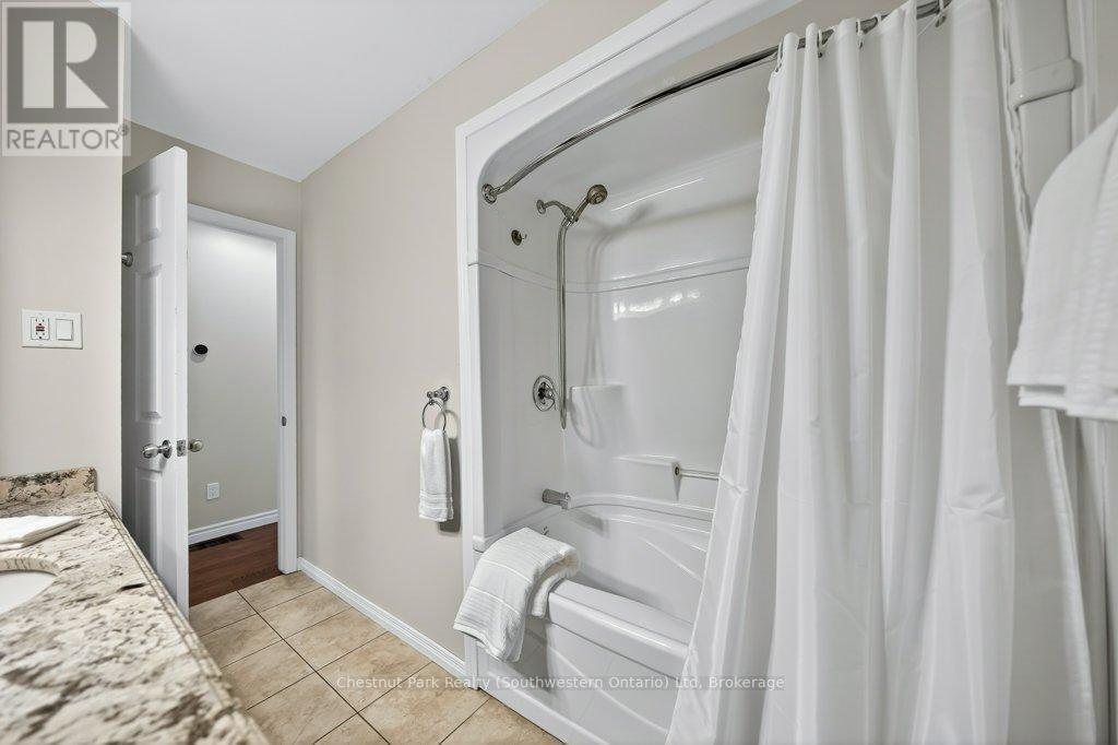 113 Sanderson Drive, Guelph, Ontario  N1H 7K1 - Photo 31 - X12949386