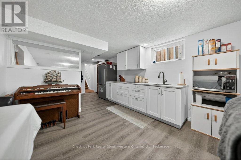 113 Sanderson Drive, Guelph, Ontario  N1H 7K1 - Photo 34 - X12949386