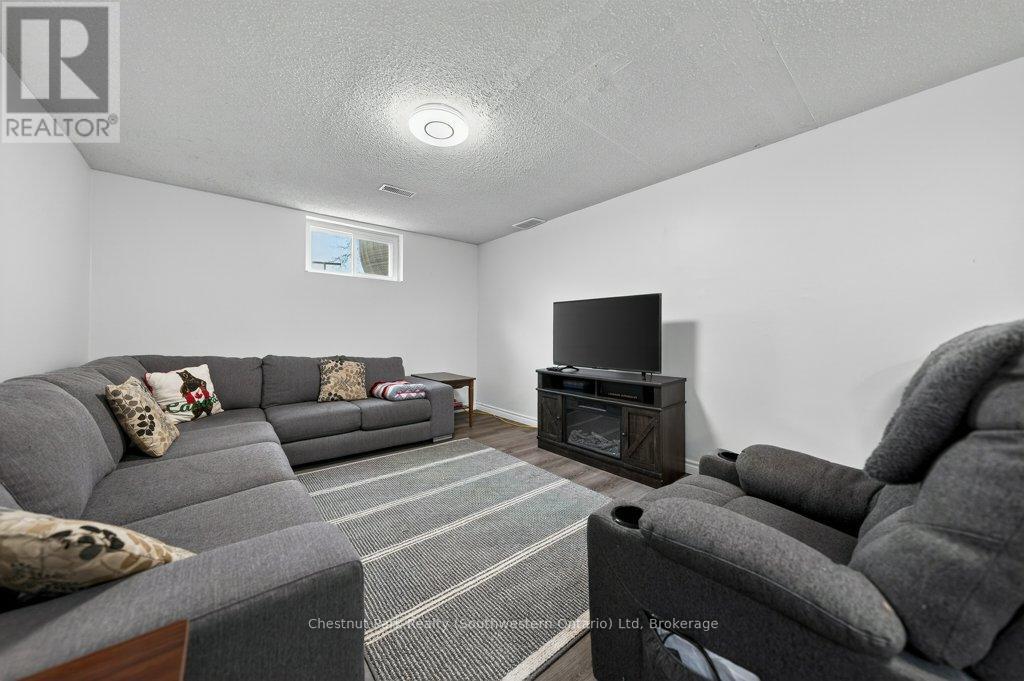 113 Sanderson Drive, Guelph, Ontario  N1H 7K1 - Photo 37 - X12949386