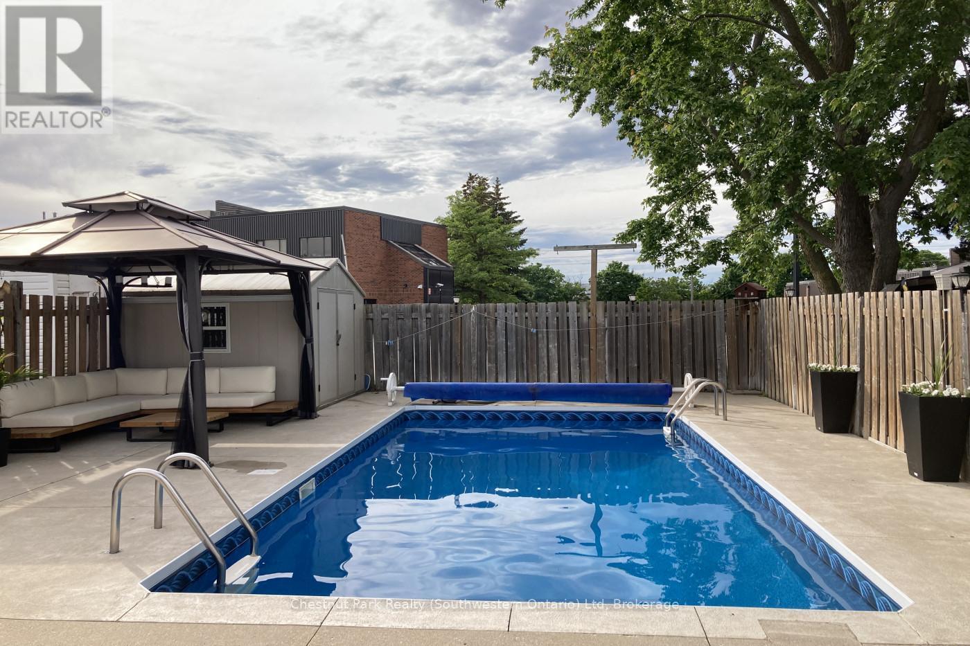 113 Sanderson Drive, Guelph, Ontario  N1H 7K1 - Photo 4 - X12949386