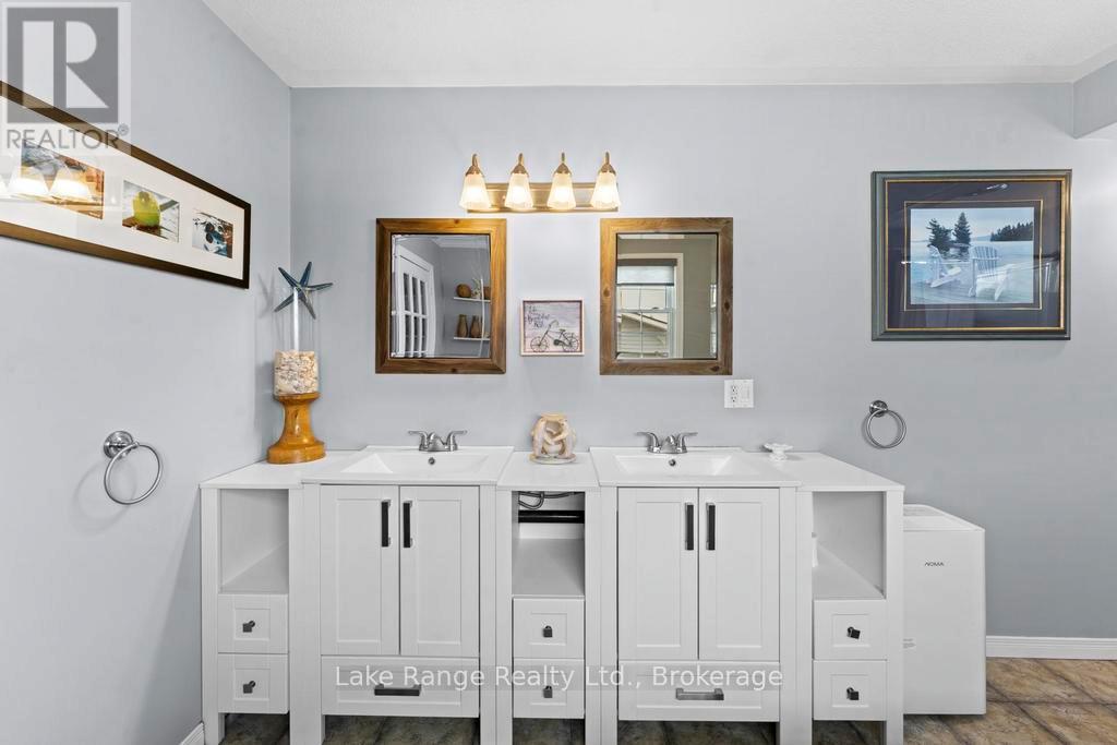 378 South Delhi Street, Huron-Kinloss, Ontario  N0G 2H0 - Photo 10 - X12949406