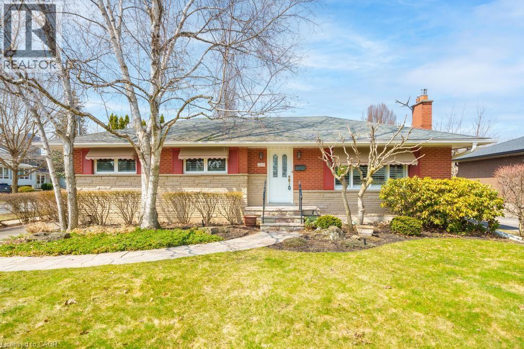 2205 Joyce Street, Burlington, Ontario  L7R 2B6 - Photo 2 - 40814153