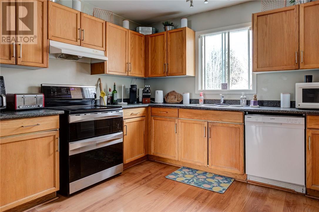 307 Third Avenue, Sudbury, Ontario  P3B 4C5 - Photo 4 - 2126975