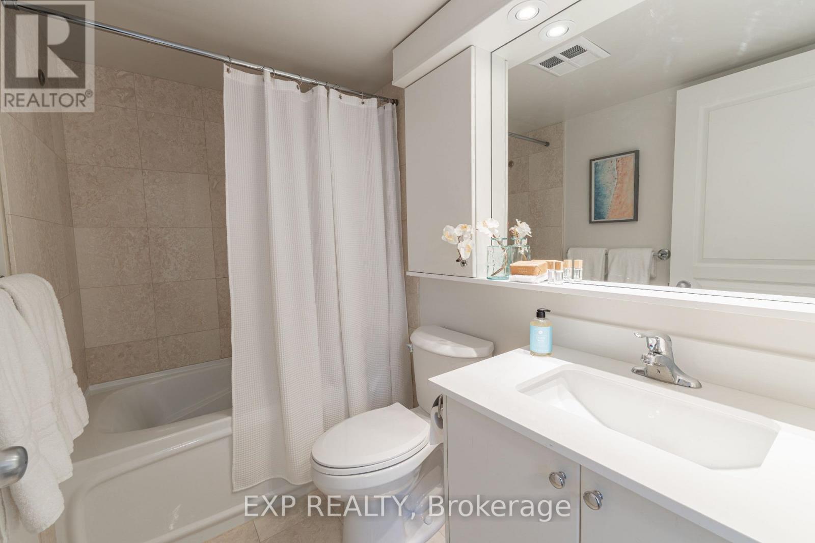 1603 - 801 Bay Street, Toronto, Ontario  M5S 1Y9 - Photo 14 - C12949400