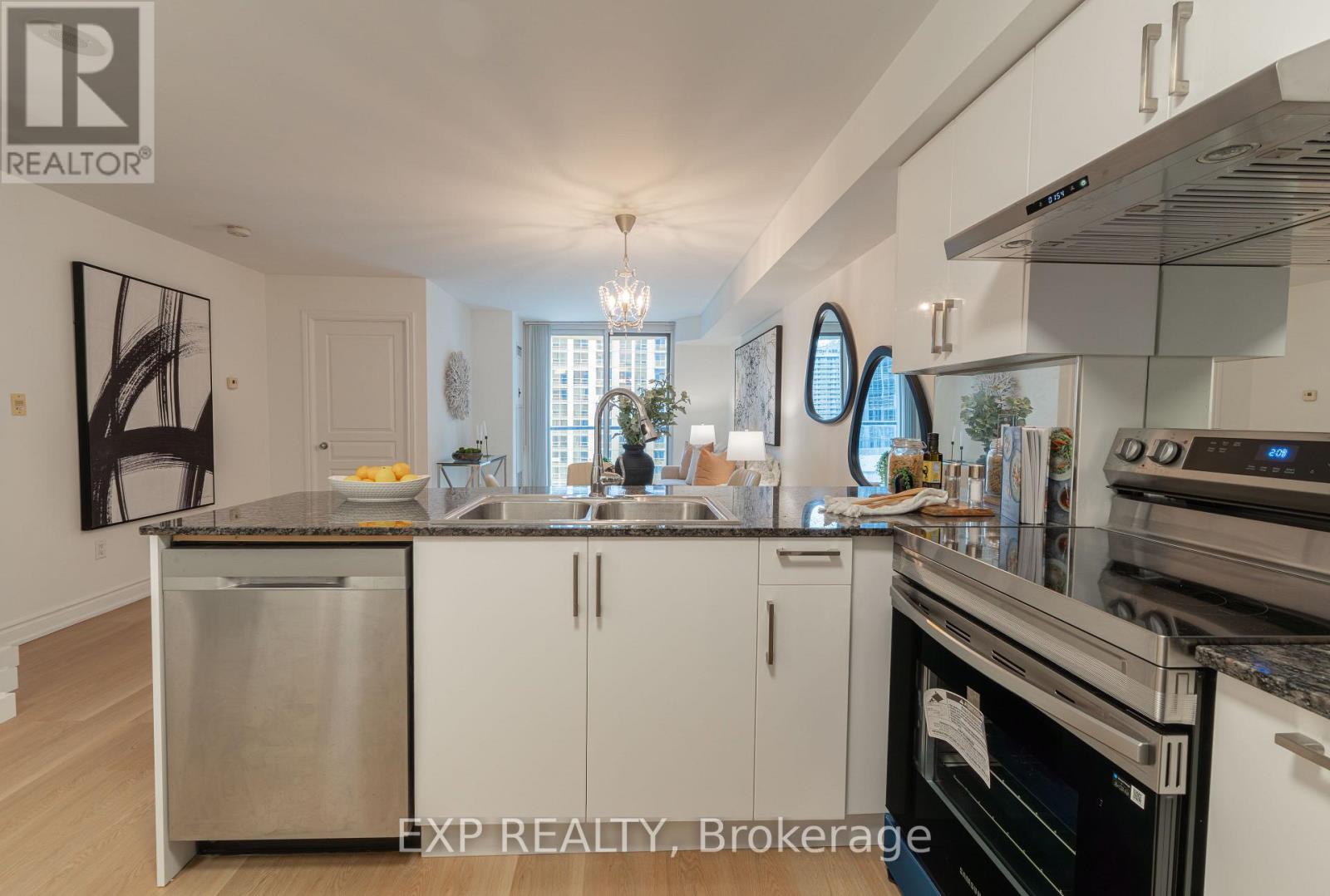 1603 - 801 Bay Street, Toronto, Ontario  M5S 1Y9 - Photo 8 - C12949400