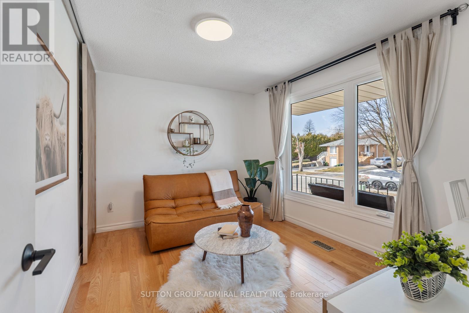 19 Mentor Boulevard, Toronto, Ontario  M2H 2M9 - Photo 5 - C12949414