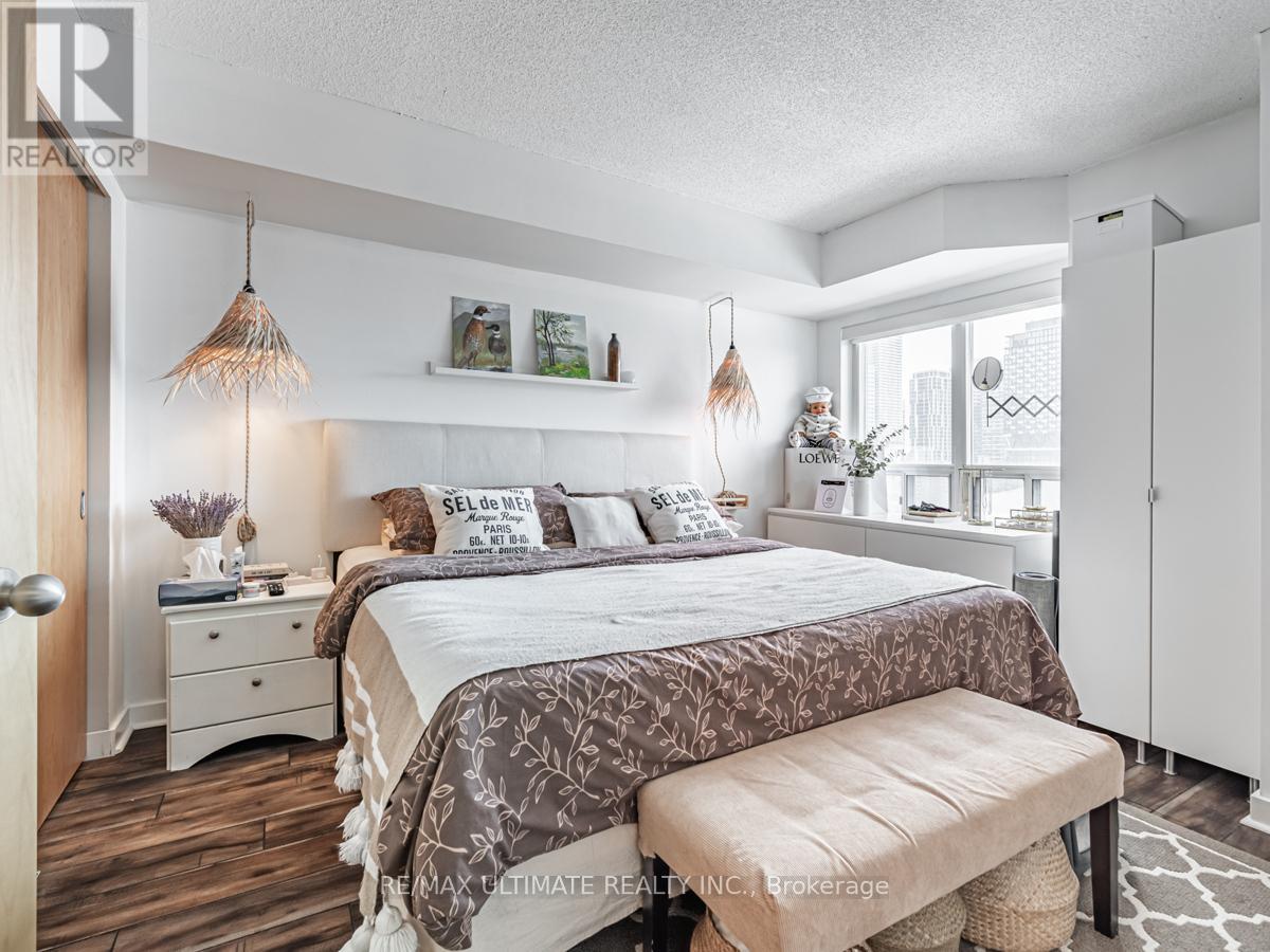 1410 - 255 Richmond Street E, Toronto, Ontario  M5A 4T7 - Photo 17 - C12949458