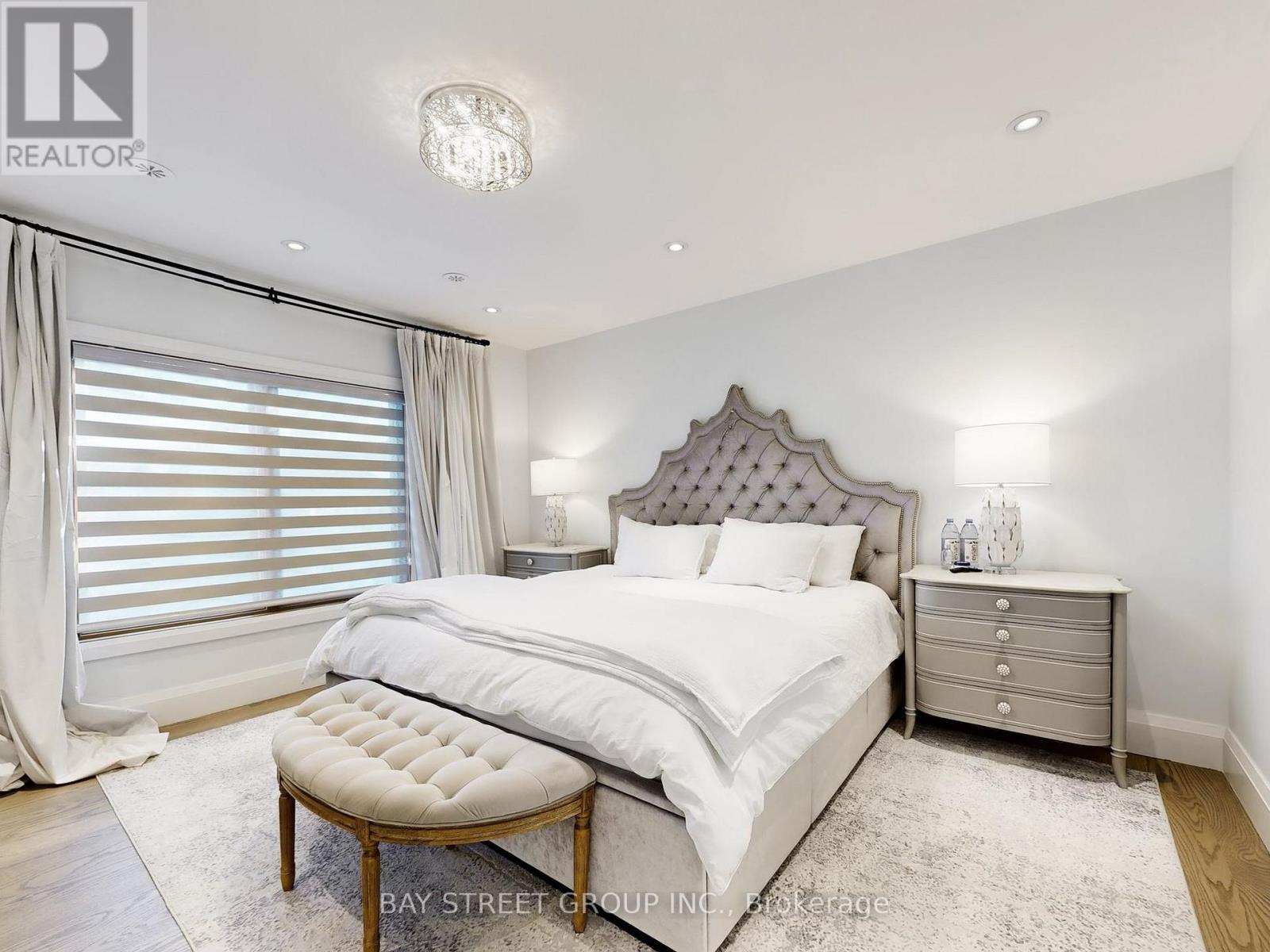 31 Evergreen Gardens, Toronto, Ontario  M4G 2Z5 - Photo 19 - C12949468