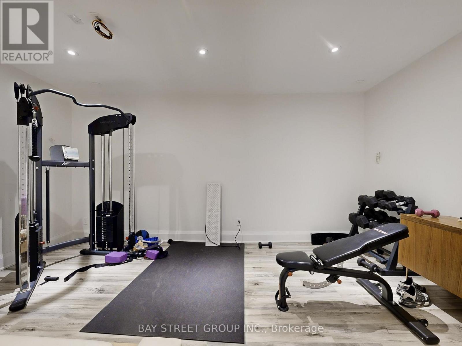 31 Evergreen Gardens, Toronto, Ontario  M4G 2Z5 - Photo 34 - C12949468