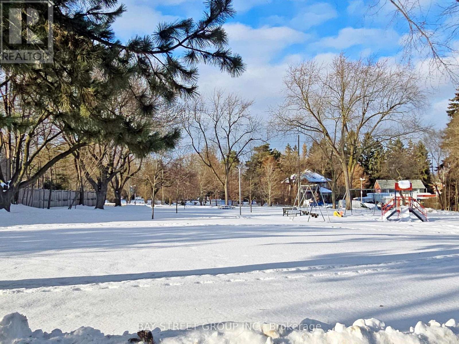 31 Evergreen Gardens, Toronto, Ontario  M4G 2Z5 - Photo 38 - C12949468