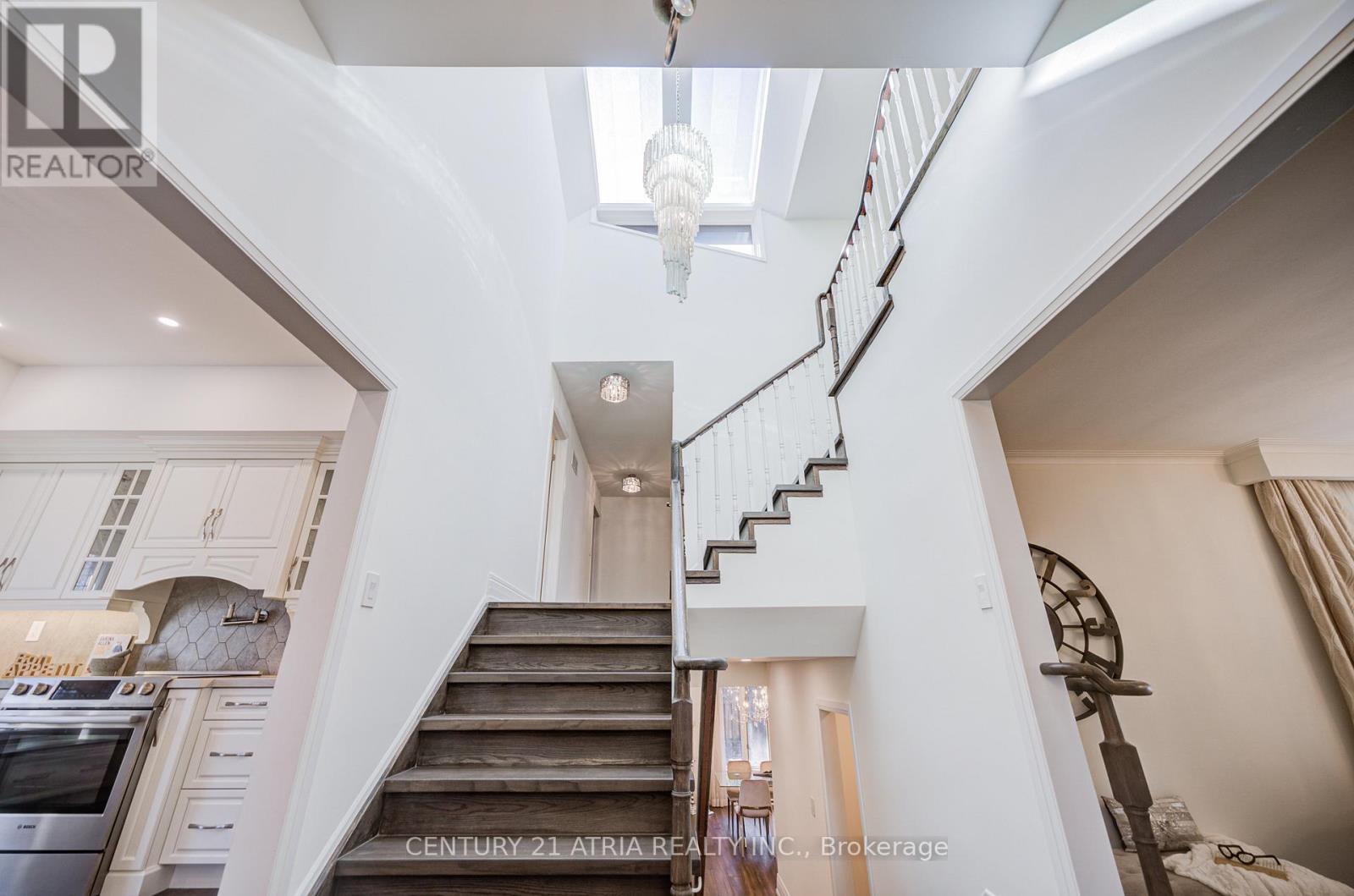 27 Denlow Boulevard, Toronto, Ontario  M3B 1P5 - Photo 19 - C12949482