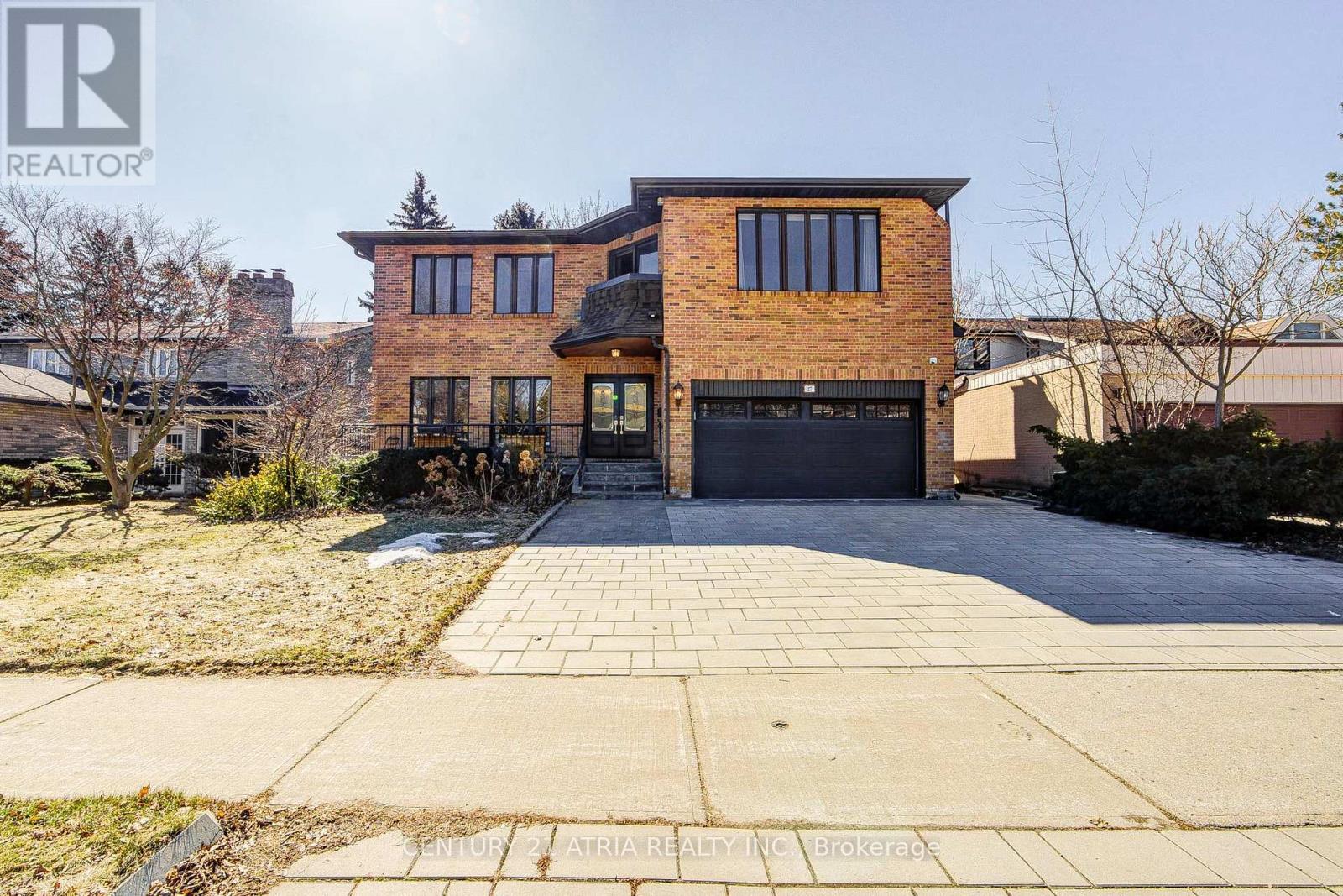 27 Denlow Boulevard, Toronto, Ontario  M3B 1P5 - Photo 2 - C12949482