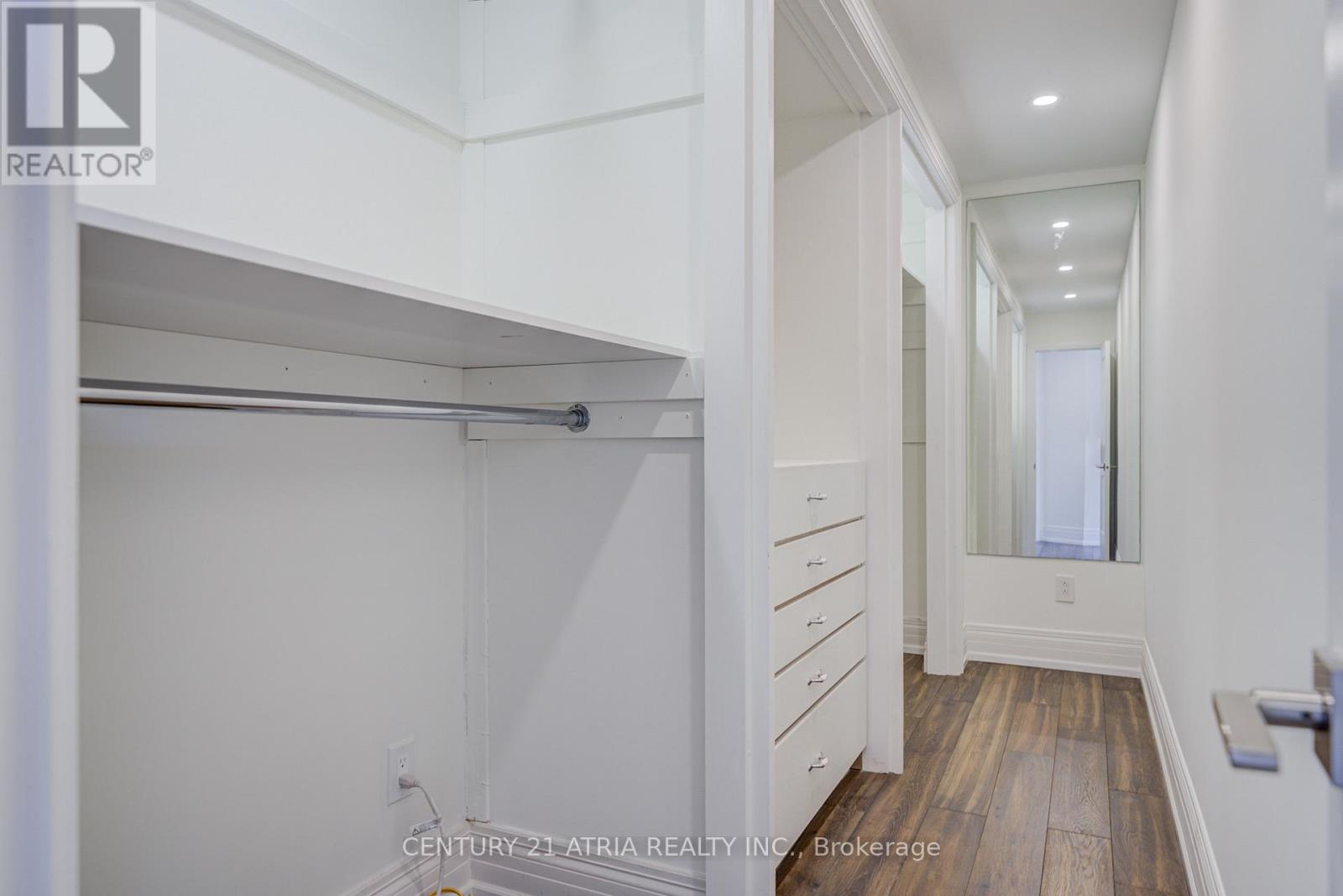 27 Denlow Boulevard, Toronto, Ontario  M3B 1P5 - Photo 24 - C12949482