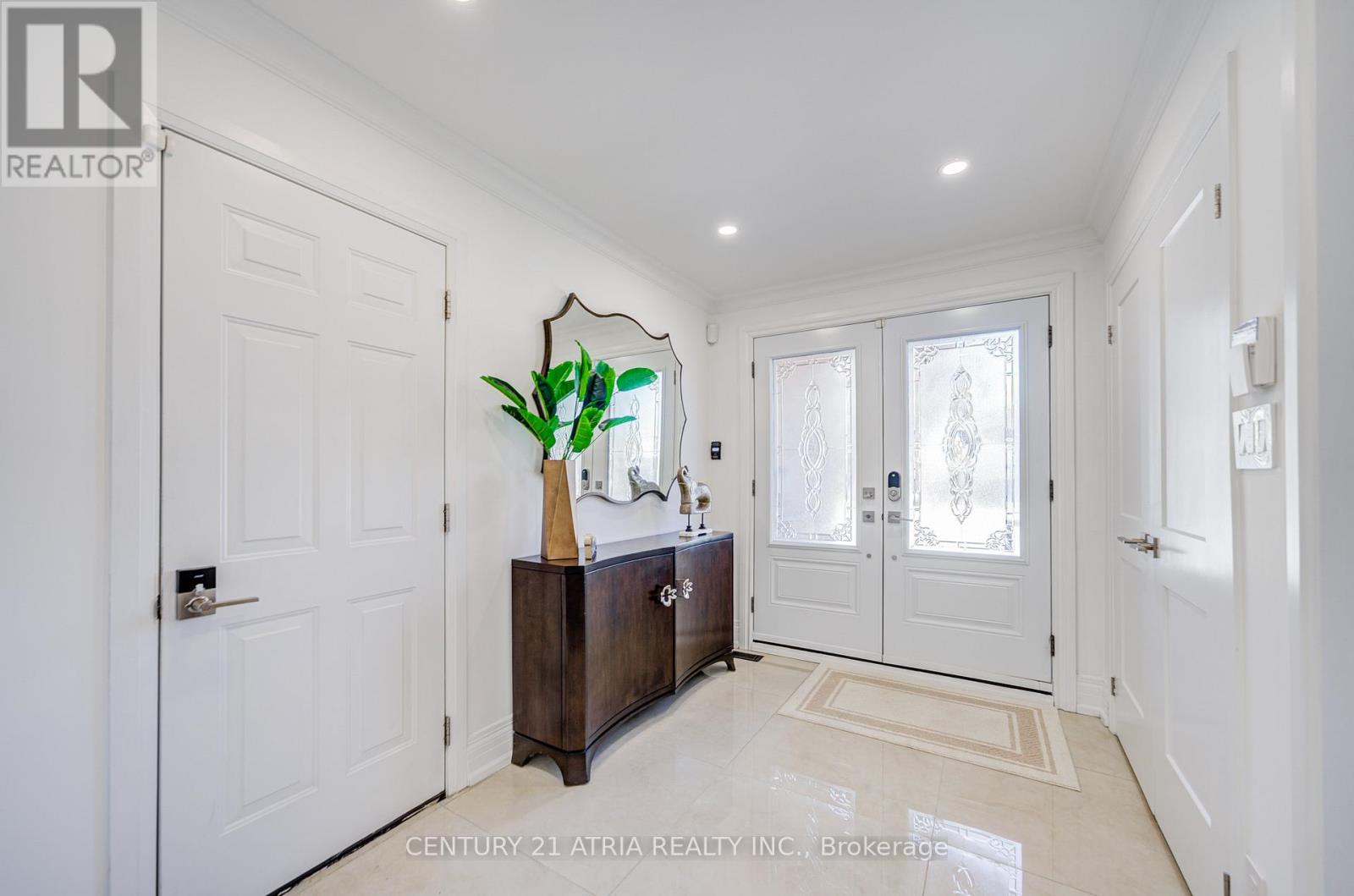 27 Denlow Boulevard, Toronto, Ontario  M3B 1P5 - Photo 9 - C12949482