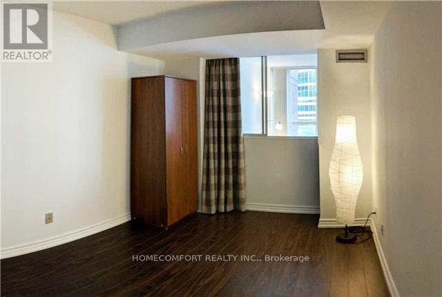 620 - 633 Bay Street, Toronto, Ontario  M5G 2G4 - Photo 4 - C12949484