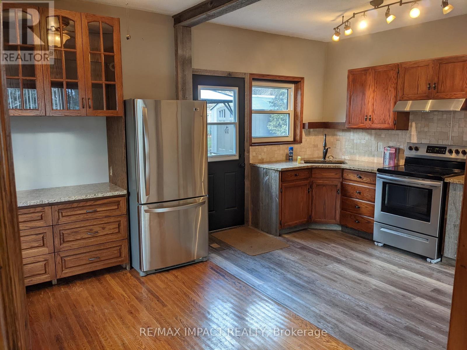 806 STONE STREET, Oshawa, Ontario