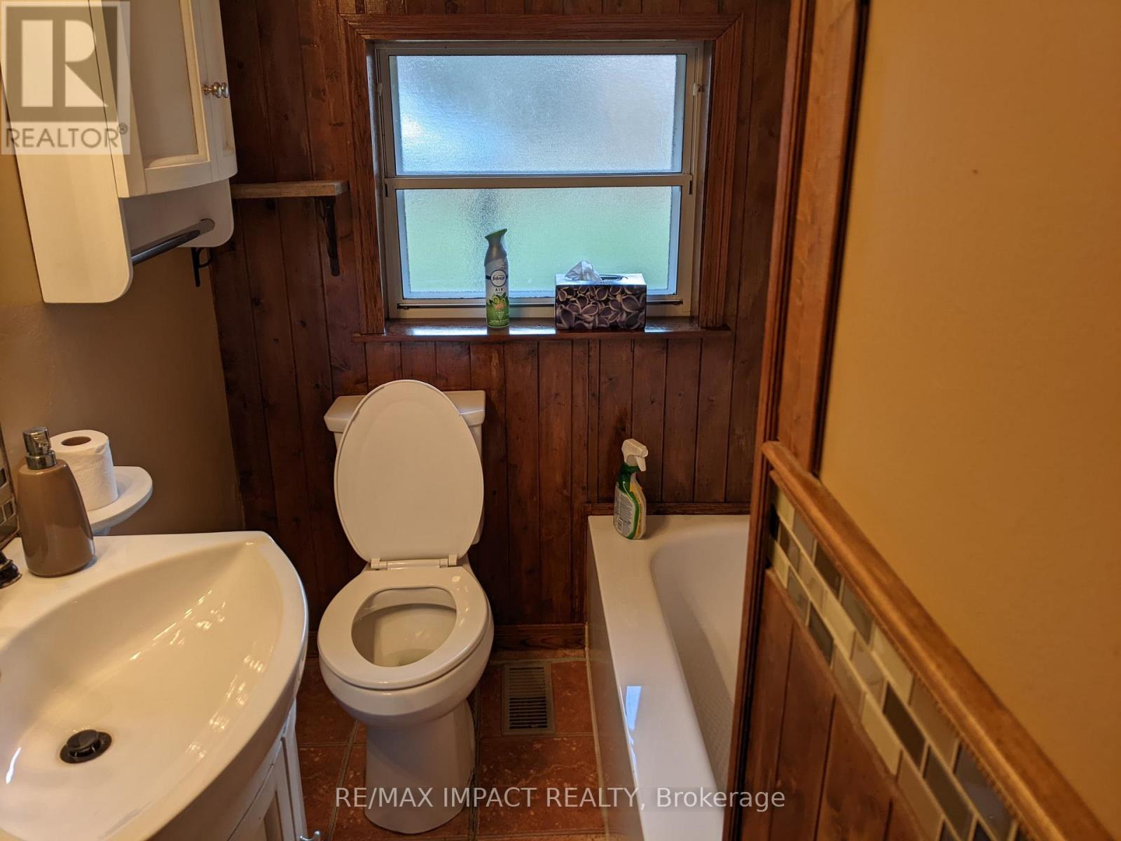 806 Stone Street, Oshawa, Ontario  L1J 1A8 - Photo 10 - E12949524