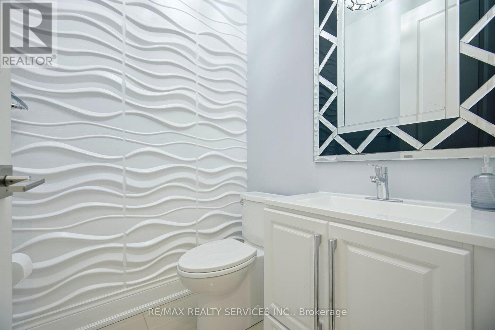 36 West Coast Trail, King, Ontario  L7B 0A4 - Photo 19 - N12949452