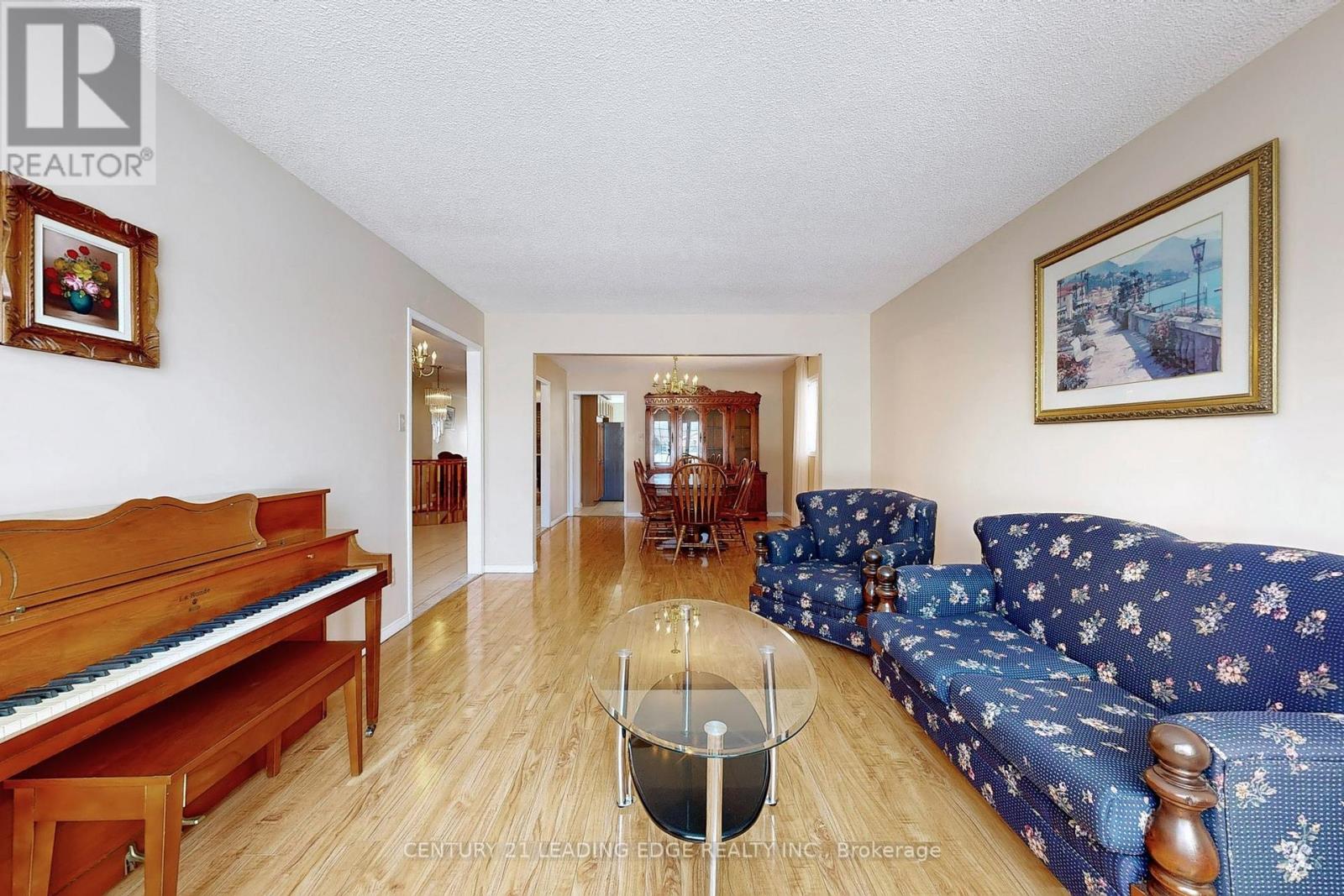 9 Coates Crescent, Richmond Hill, Ontario  L4E 2M3 - Photo 11 - N12949480