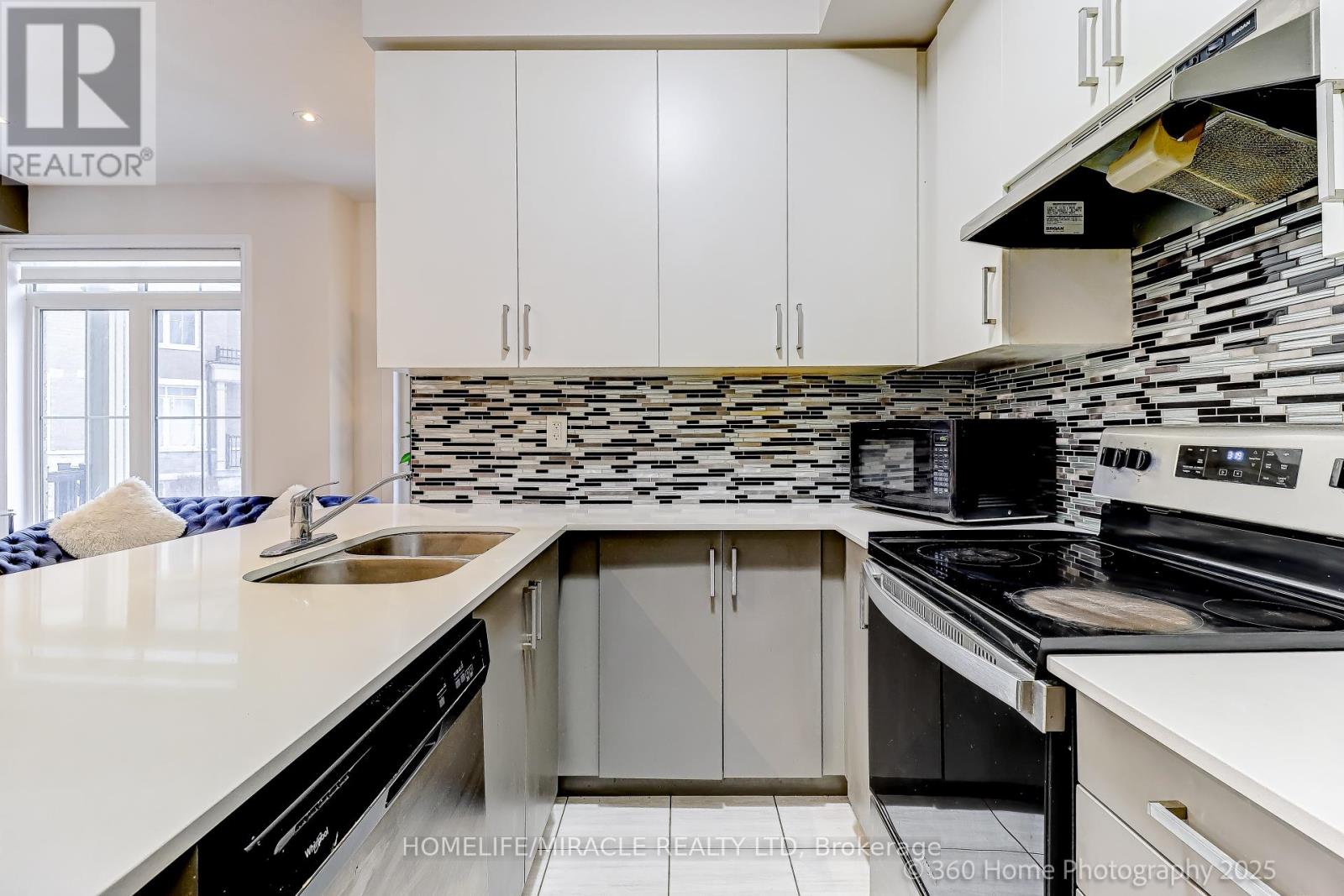 33 - 181 Parktree Drive, Vaughan, Ontario  L6A 5B1 - Photo 12 - N12949494