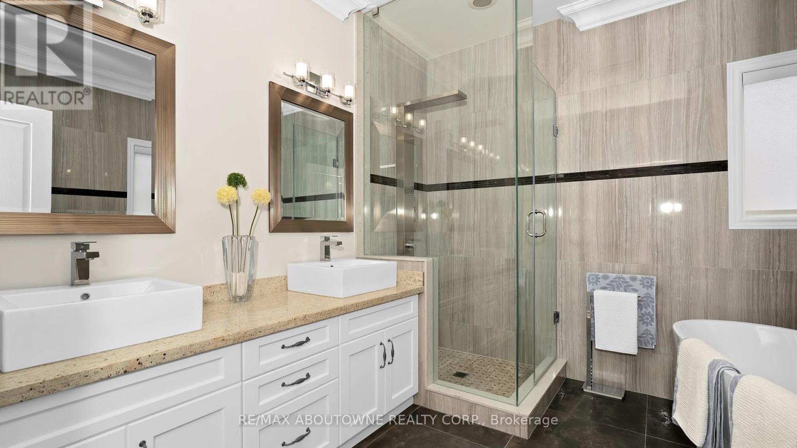 22 Siderno Crescent, Vaughan, Ontario  L4L 9M8 - Photo 27 - N12949530