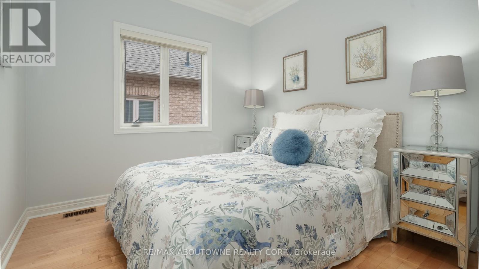 22 Siderno Crescent, Vaughan, Ontario  L4L 9M8 - Photo 28 - N12949530