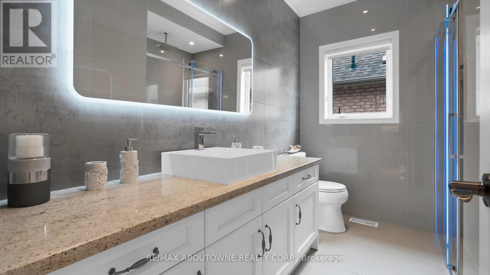 22 Siderno Crescent, Vaughan, Ontario  L4L 9M8 - Photo 29 - N12949530