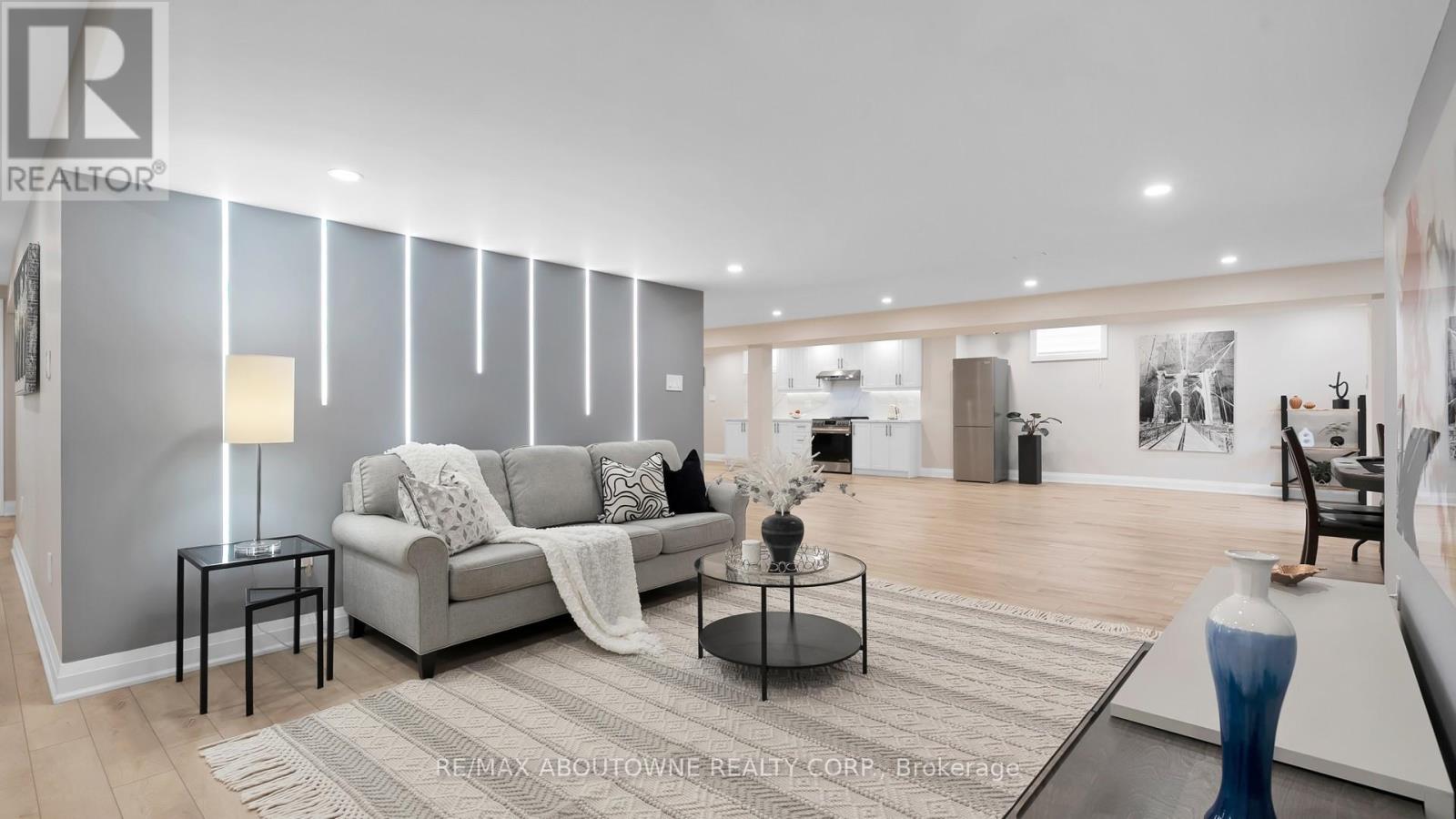 22 Siderno Crescent, Vaughan, Ontario  L4L 9M8 - Photo 34 - N12949530