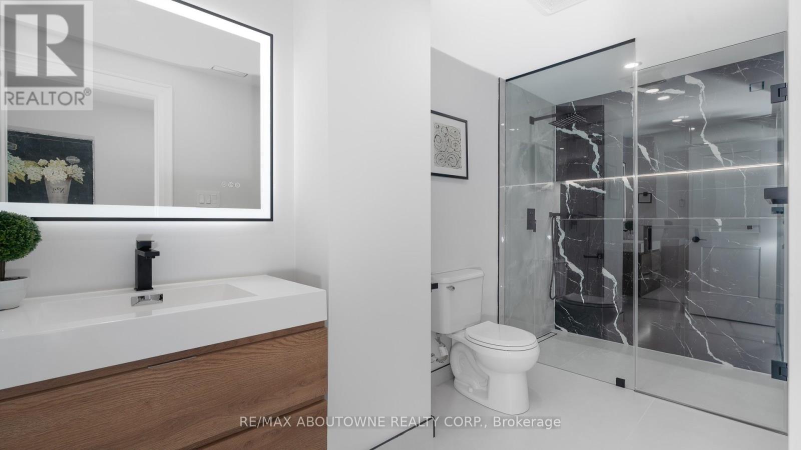 22 Siderno Crescent, Vaughan, Ontario  L4L 9M8 - Photo 40 - N12949530