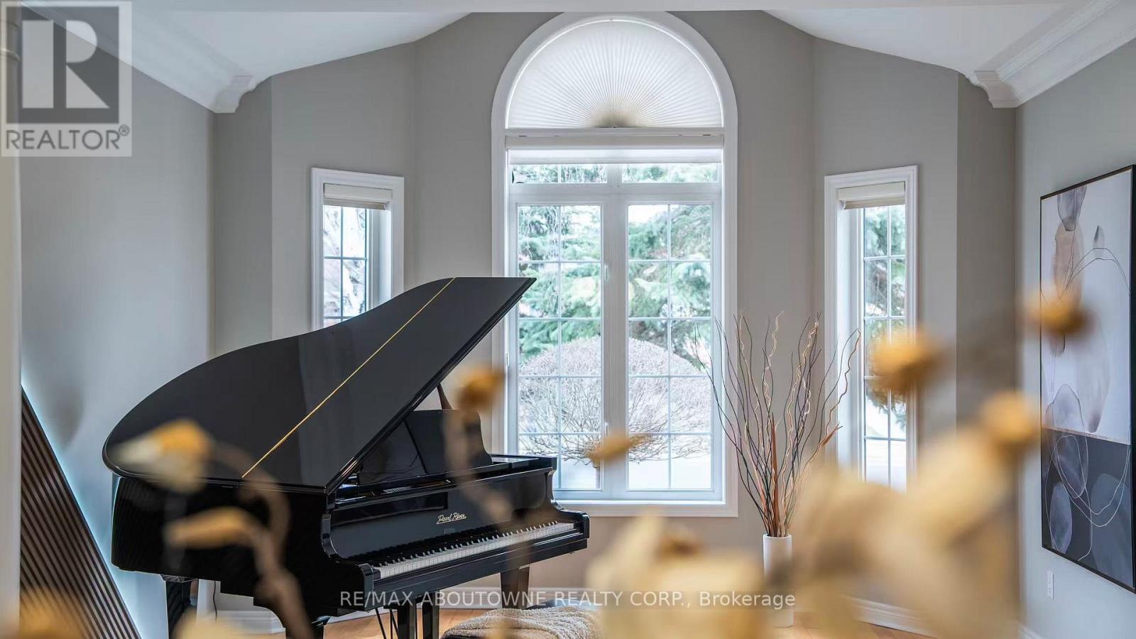 22 Siderno Crescent, Vaughan, Ontario  L4L 9M8 - Photo 6 - N12949530