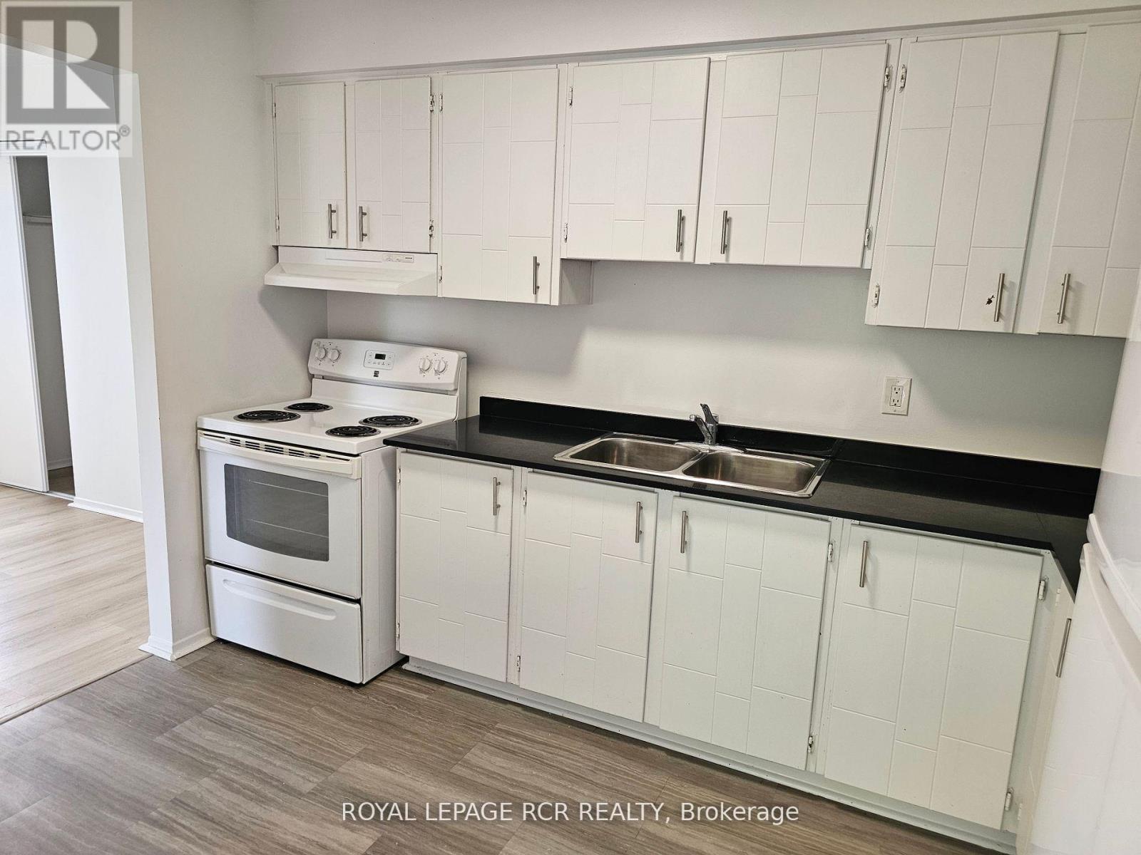 217 - 2 Orchard Heights Boulevard, Aurora, Ontario  L4G 3W3 - Photo 11 - N12949538