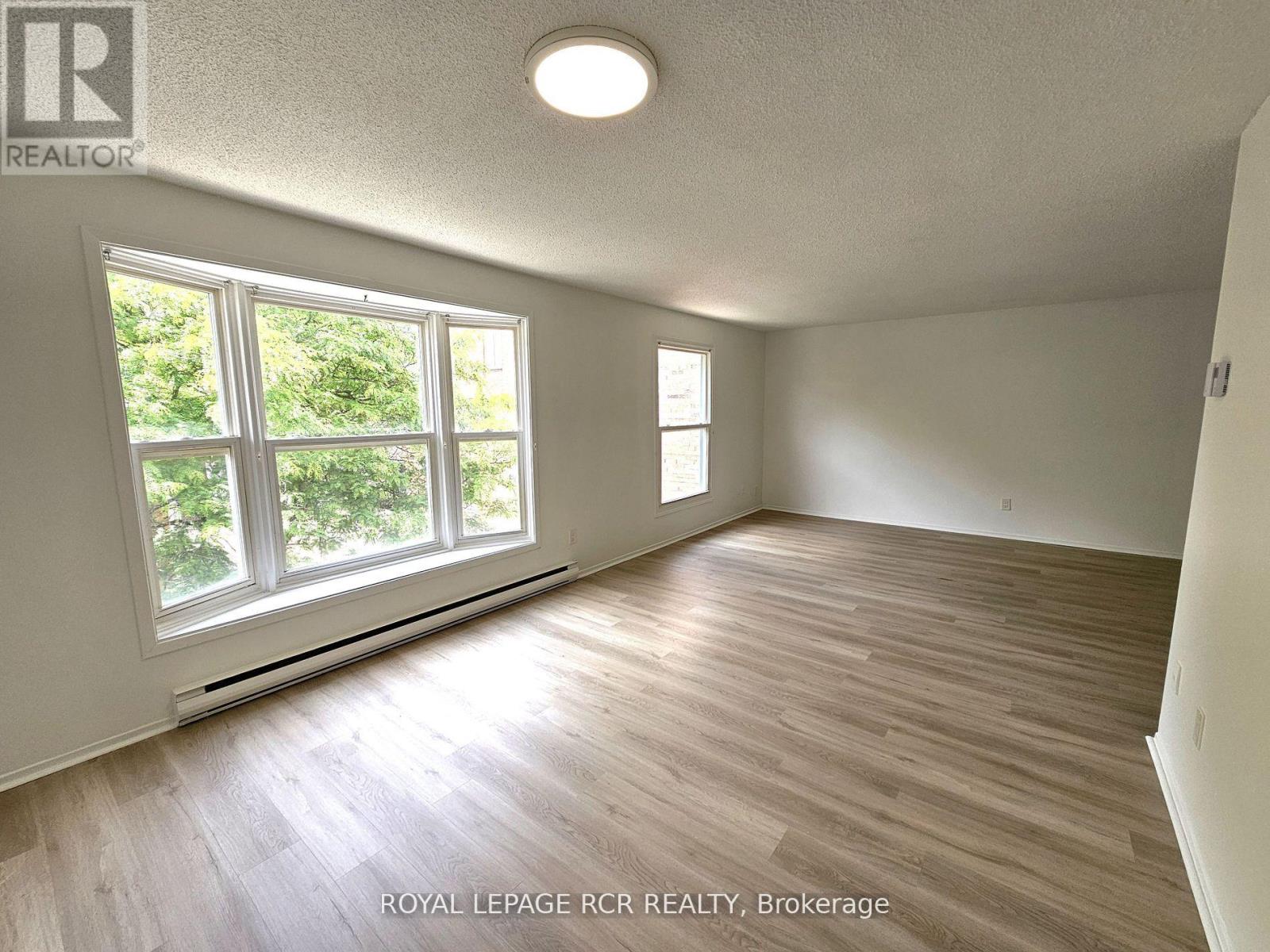 217 - 2 Orchard Heights Boulevard, Aurora, Ontario  L4G 3W3 - Photo 6 - N12949538