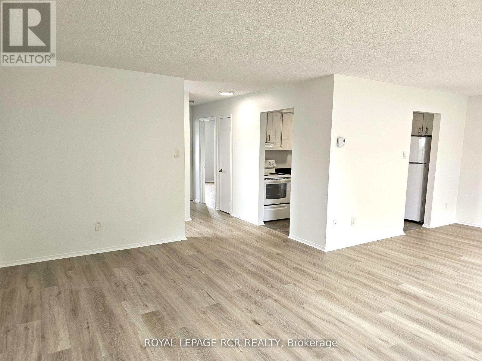 217 - 2 Orchard Heights Boulevard, Aurora, Ontario  L4G 3W3 - Photo 7 - N12949538