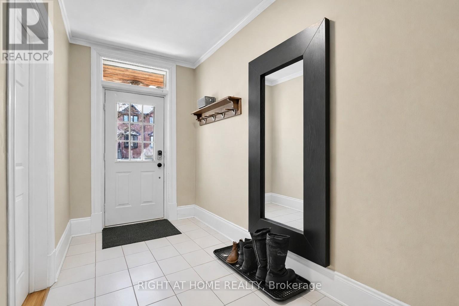 95 Templeton Street, Ottawa, Ontario  K1N 6X4 - Photo 3 - X12794376