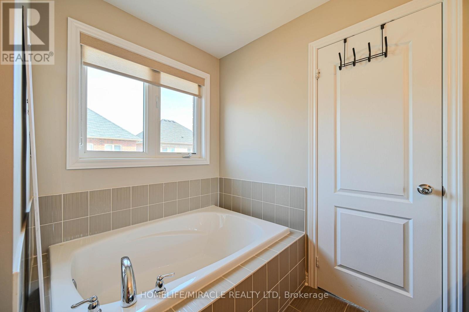 15 Fringetree Road, Brampton, Ontario  L6R 3V8 - Photo 20 - W12949442