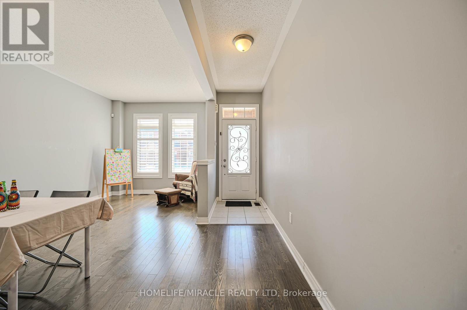 15 Fringetree Road, Brampton, Ontario  L6R 3V8 - Photo 3 - W12949442