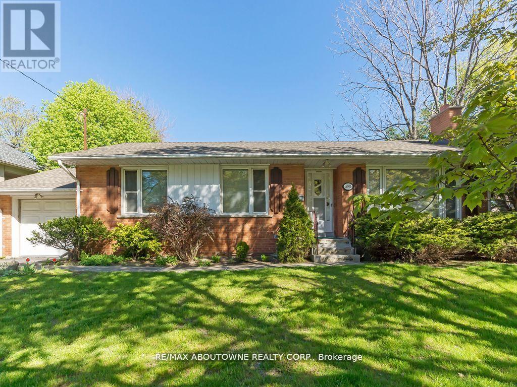 2067 DEVON ROAD, Oakville, Ontario