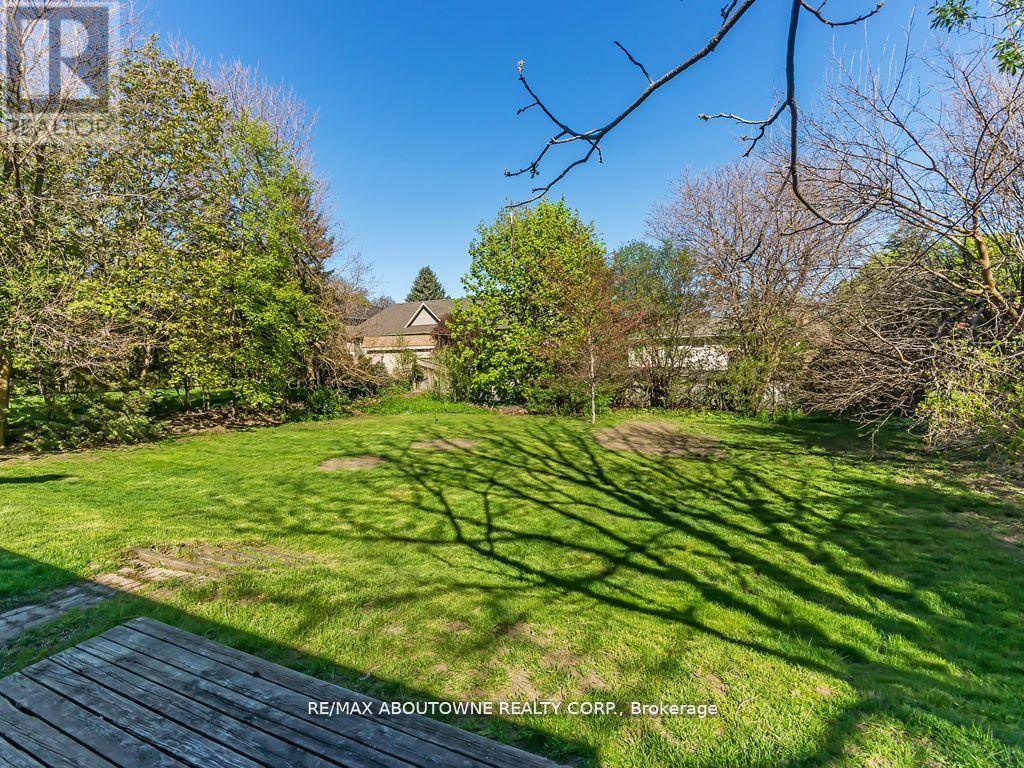 2067 Devon Road, Oakville, Ontario  L6J 2N1 - Photo 23 - W12949454