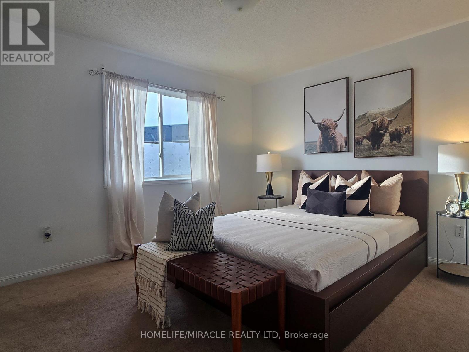 2487 Appalachain Drive, Oakville, Ontario  L6M 4S4 - Photo 5 - W12949476