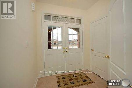 43 Lorenzo Circle, Brampton, Ontario  L6R 3N4 - Photo 2 - W12949508