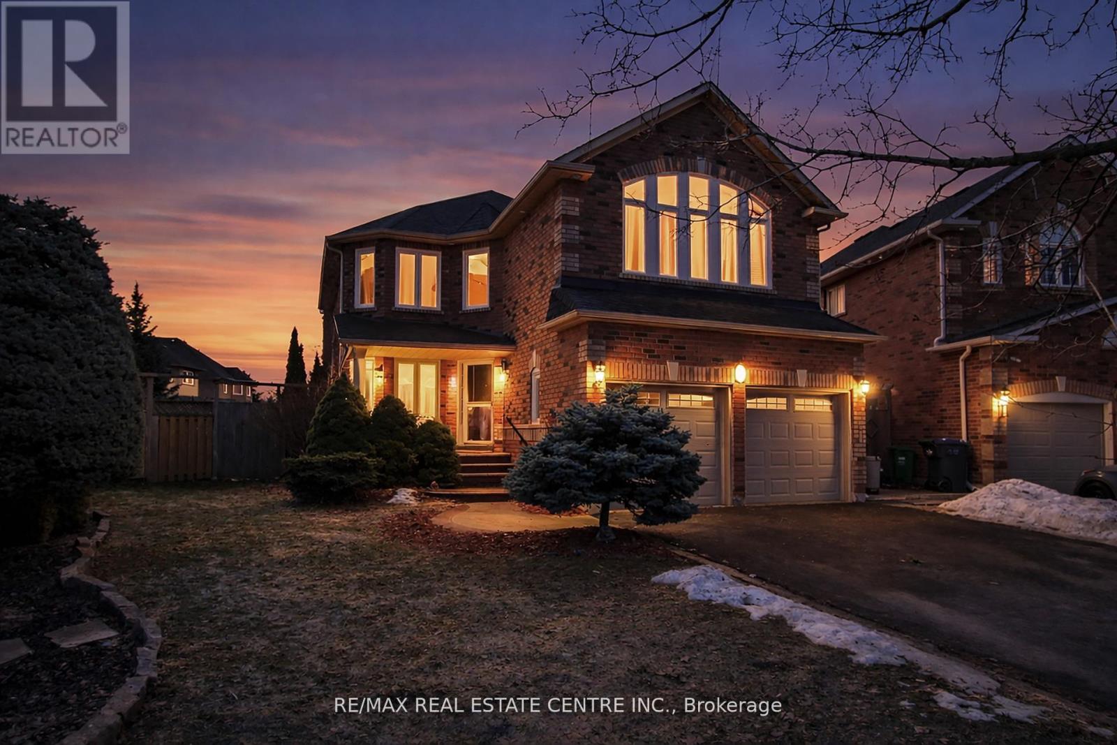 18 Baccarat Crescent, Brampton, Ontario  L7A 1K7 - Photo 2 - W12949520