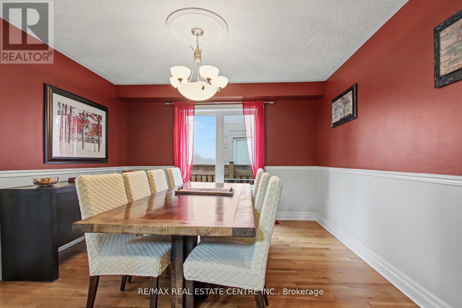 18 Baccarat Crescent, Brampton, Ontario  L7A 1K7 - Photo 4 - W12949520