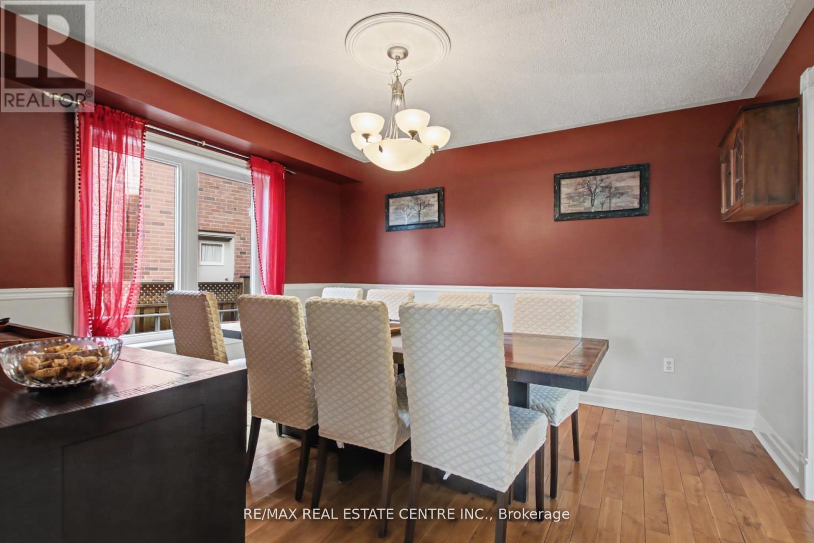 18 Baccarat Crescent, Brampton, Ontario  L7A 1K7 - Photo 5 - W12949520