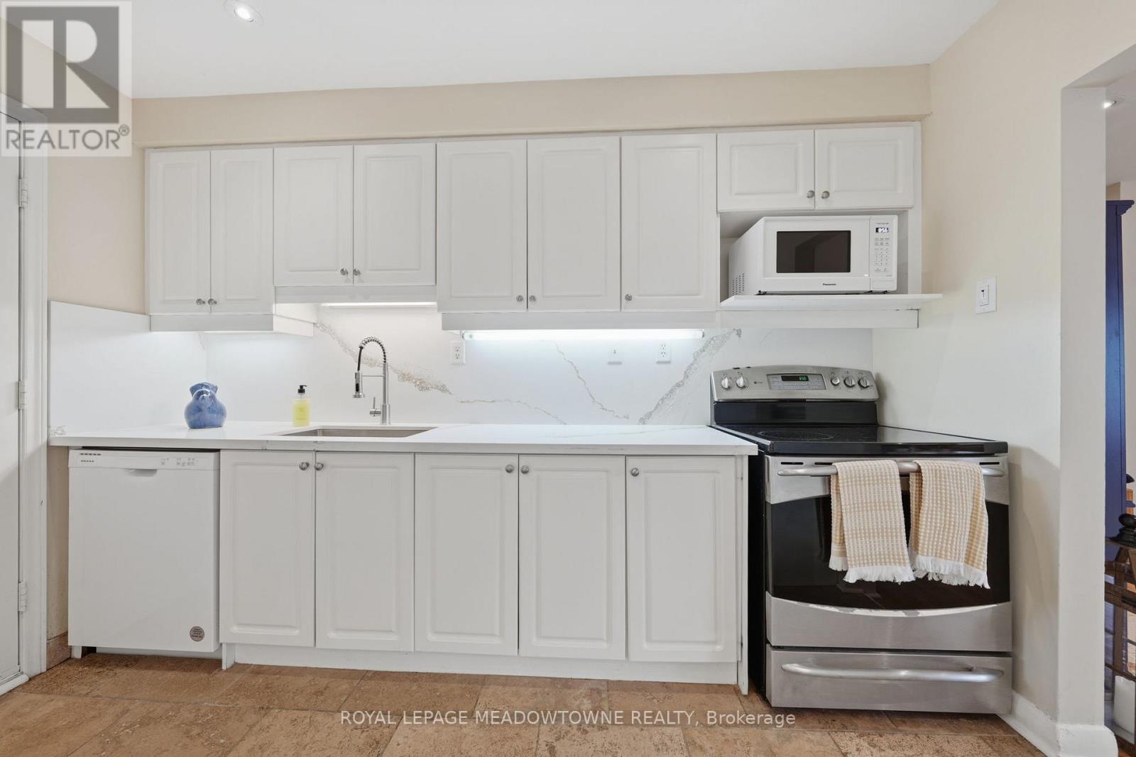 30 Lesbury Avenue, Brampton, Ontario  L6W 3A4 - Photo 16 - W12949532